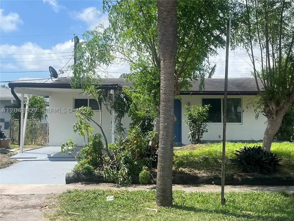 753 SW 3rd Street Dania Beach FL 33004