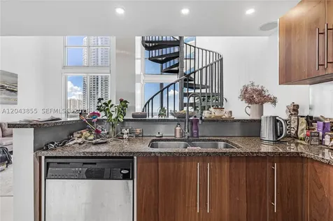 300 S Biscayne Boulevard Miami FL 33131