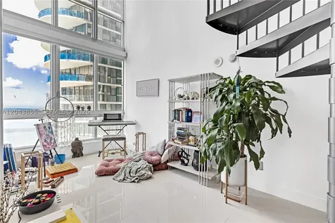 300 S Biscayne Boulevard Miami FL 33131