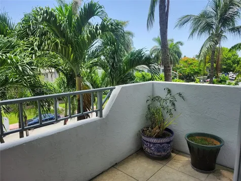 1610 Lenox Avenue Miami Beach FL 33139