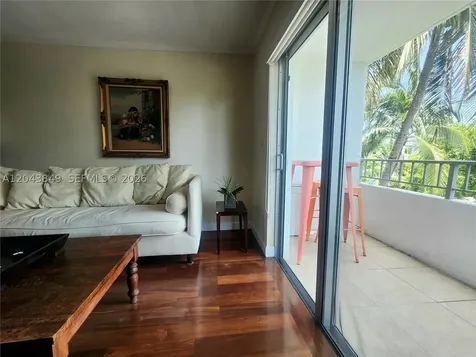 1610 Lenox Avenue Miami Beach FL 33139