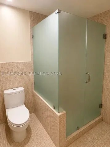 5255 Collins Avenue Miami Beach FL 33140