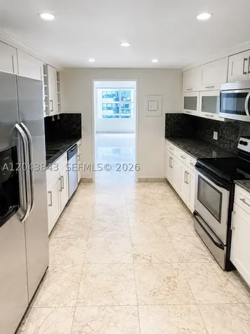5255 Collins Avenue Miami Beach FL 33140