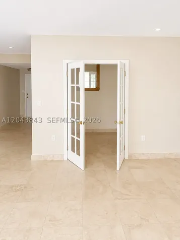 5255 Collins Avenue Miami Beach FL 33140