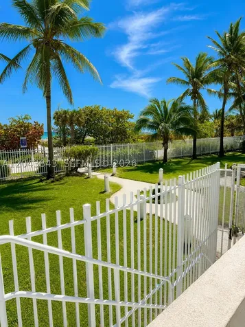 5255 Collins Avenue Miami Beach FL 33140