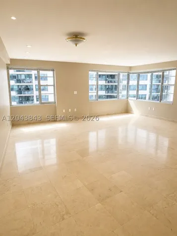 5255 Collins Avenue Miami Beach FL 33140