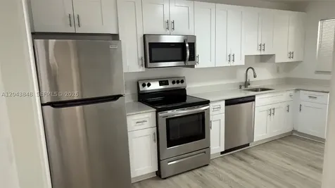 411 SE 10th Street Hallandale Beach FL 33009