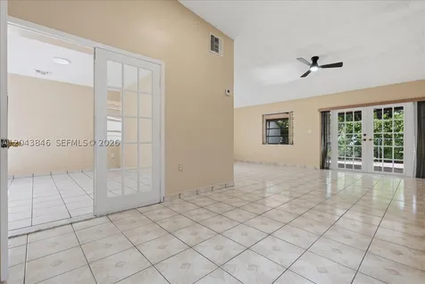 10528 SW 69th Terrace Miami FL 33173