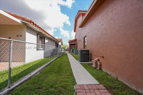 10528 SW 69th Terrace Miami FL 33173