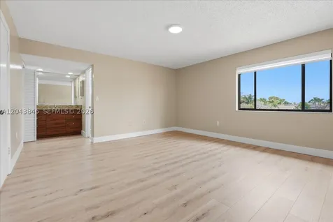 10528 SW 69th Terrace Miami FL 33173