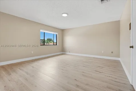 10528 SW 69th Terrace Miami FL 33173