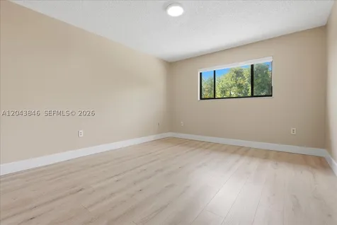 10528 SW 69th Terrace Miami FL 33173