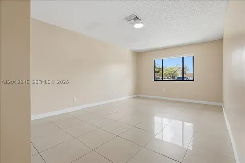 10528 SW 69th Terrace Miami FL 33173