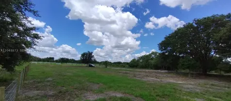 18611 NW 304 Street Okeechobee FL 34972