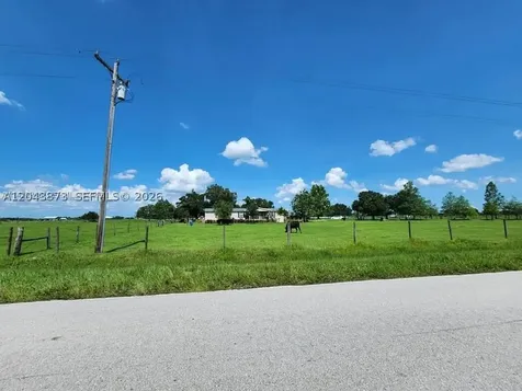 18611 NW 304 Street Okeechobee FL 34972