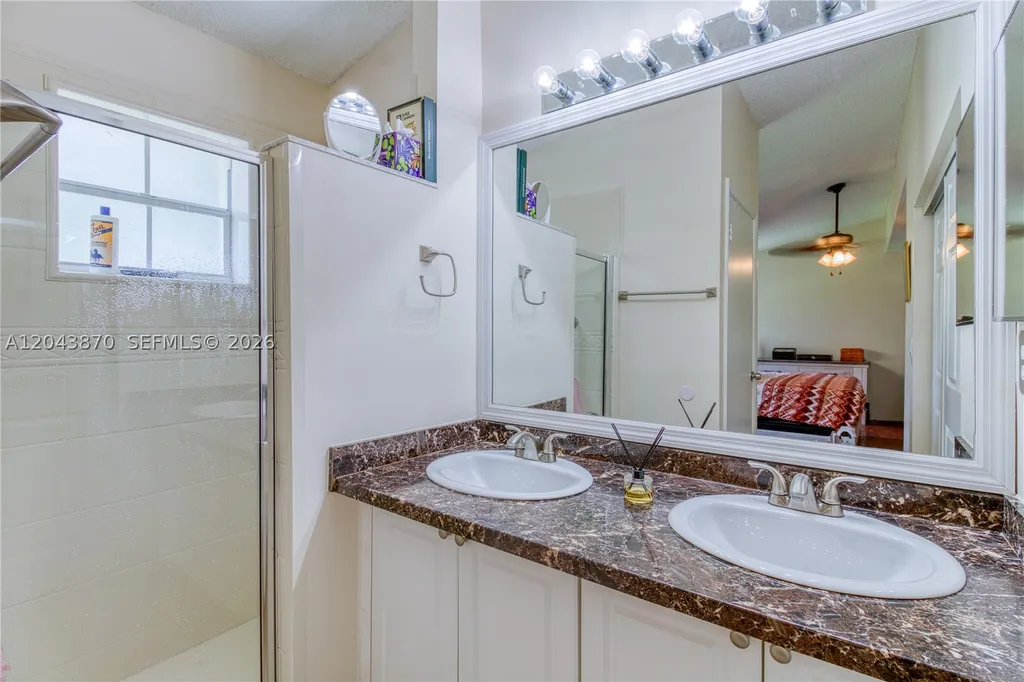 11415 Lakeview Drive Coral Springs FL 33071