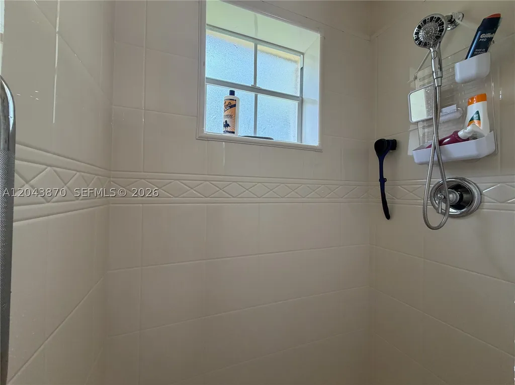11415 Lakeview Drive Coral Springs FL 33071
