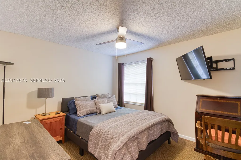 11415 Lakeview Drive Coral Springs FL 33071