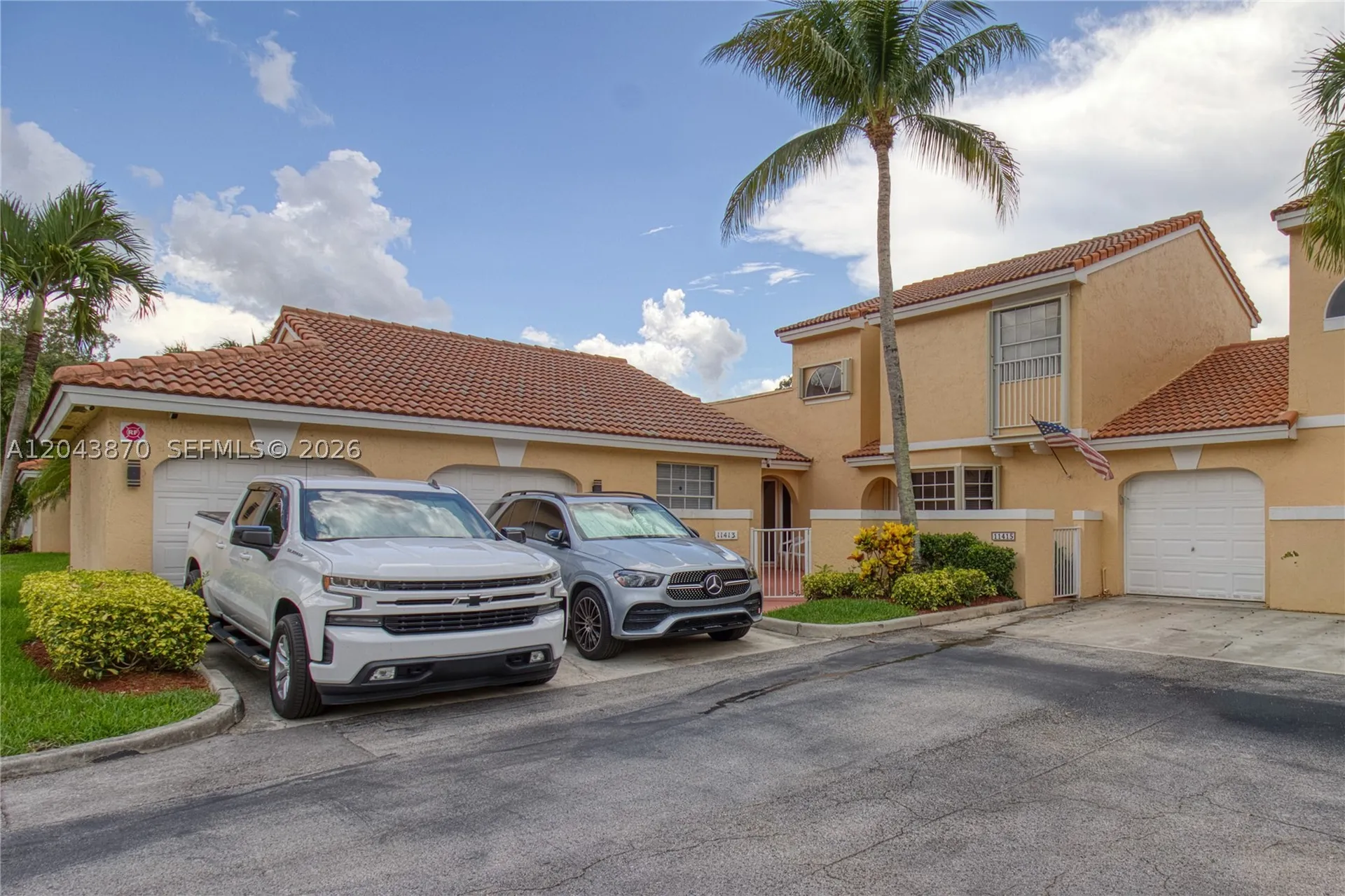 11415 Lakeview Drive Coral Springs FL 33071