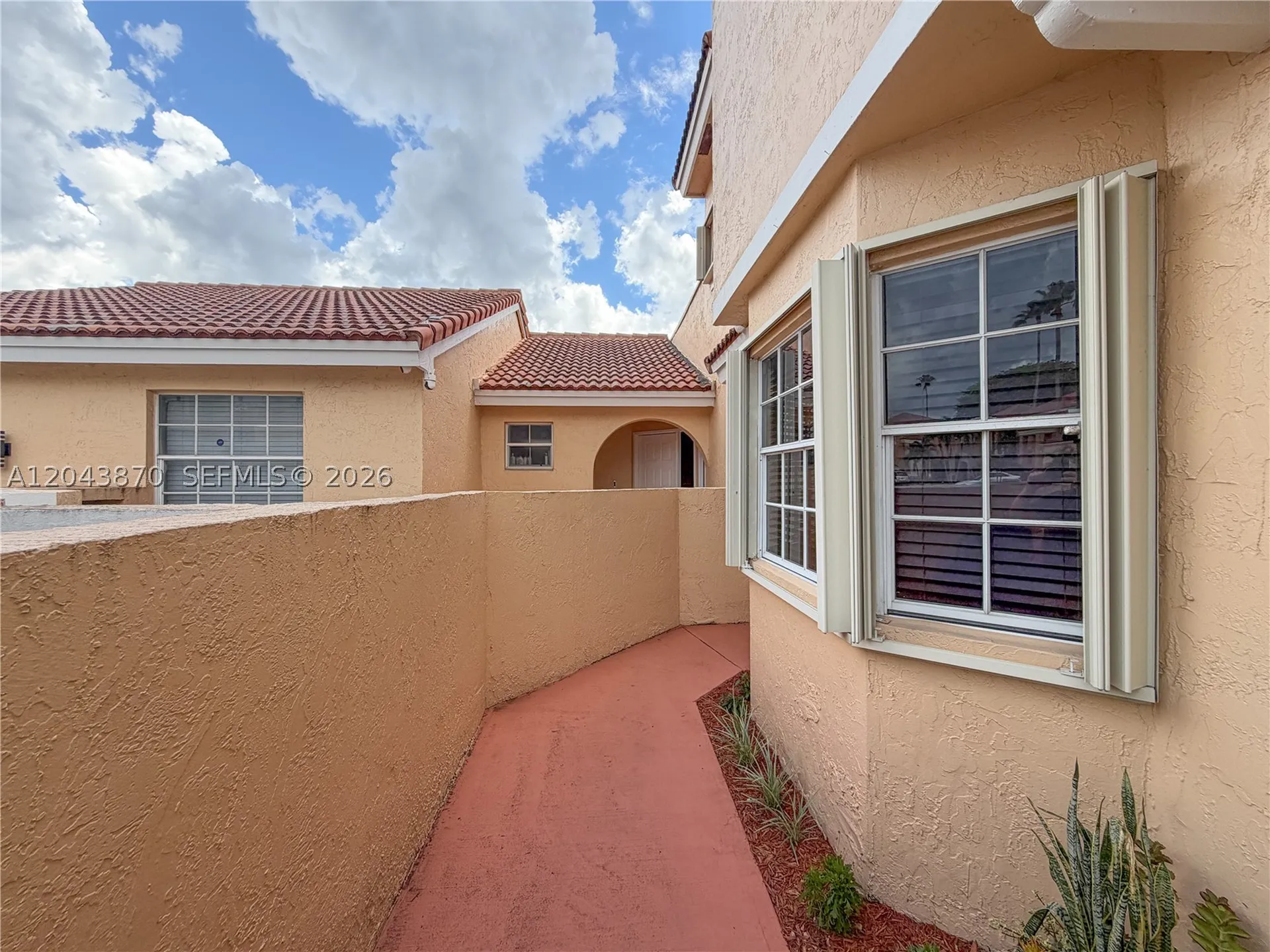 11415 Lakeview Drive Coral Springs FL 33071