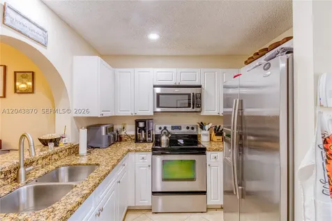 11415 Lakeview Drive Coral Springs FL 33071