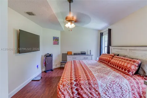 11415 Lakeview Drive Coral Springs FL 33071