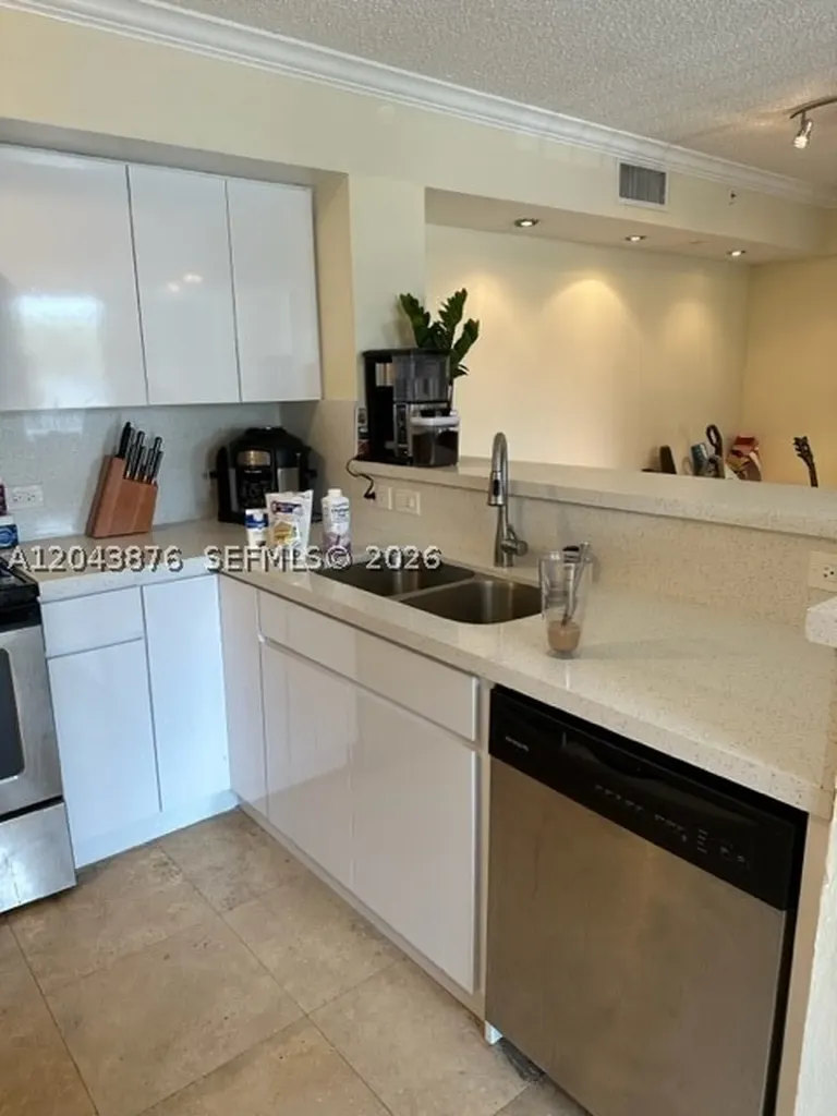 11155 SW 5th Place Pembroke Pines FL 33025