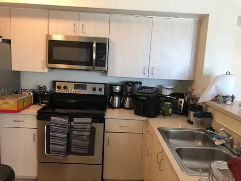 11155 SW 5th Place Pembroke Pines FL 33025