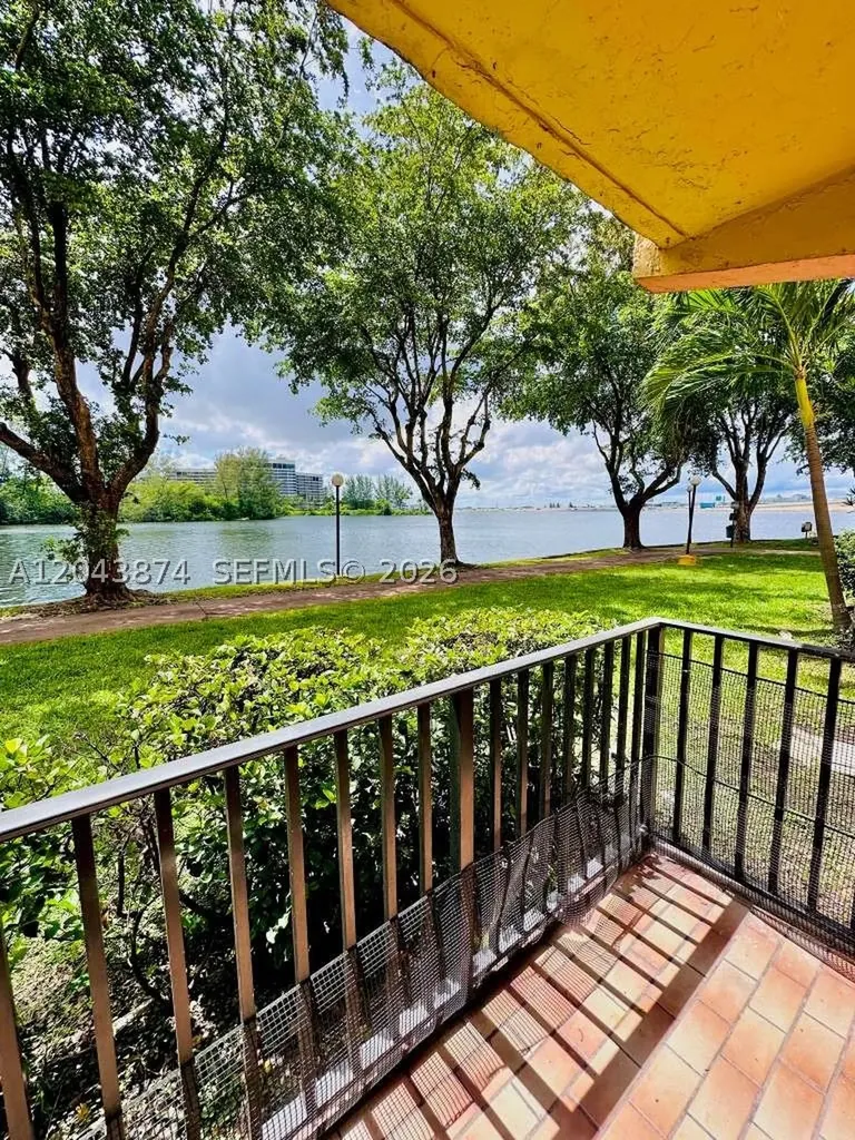 4805 NW 7th Street Miami FL 33126