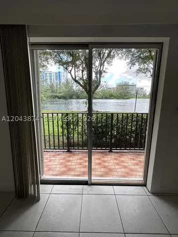4805 NW 7th Street Miami FL 33126