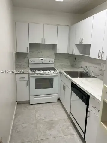 4805 NW 7th Street Miami FL 33126