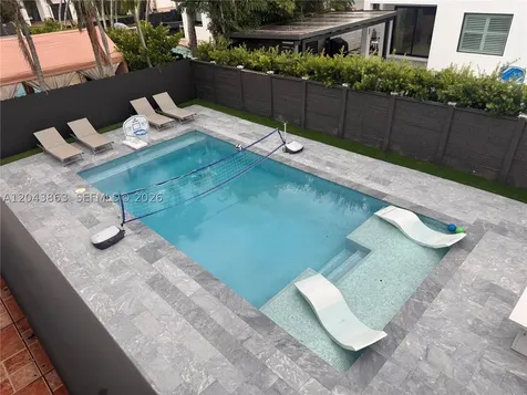 15376 SW 13th Terrace Miami FL 33194