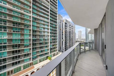 77 SE 5th Street Miami FL 33131