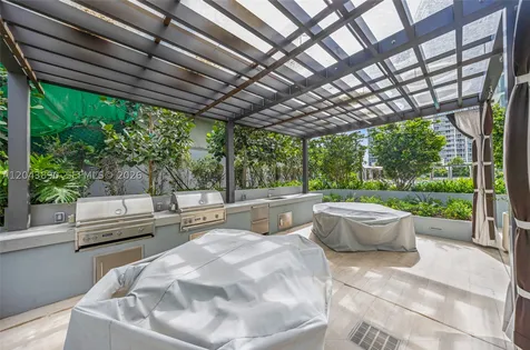 77 SE 5th Street Miami FL 33131