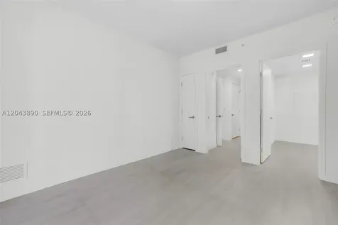 77 SE 5th Street Miami FL 33131