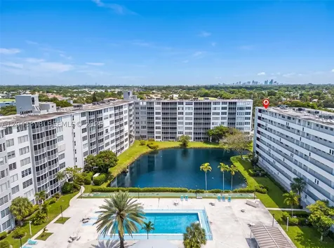 1780 NE 191st Street Miami FL 33179
