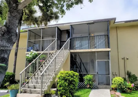 15659 SW 73rd Cir Terrace Miami FL 33193