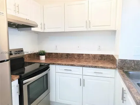 15659 SW 73rd Cir Terrace Miami FL 33193