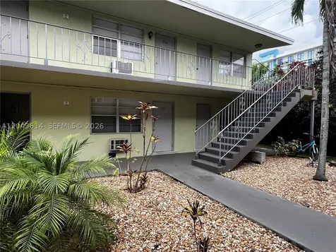 13 NE 2nd Avenue Dania Beach FL 33004