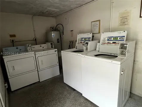13 NE 2nd Avenue Dania Beach FL 33004