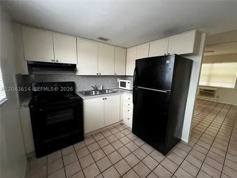 13 NE 2nd Avenue Dania Beach FL 33004