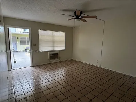 13 NE 2nd Avenue Dania Beach FL 33004