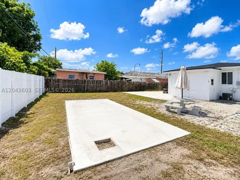 59 E 10th Street Hialeah FL 33010