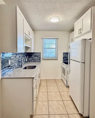 30 SE 4th Avenue Hallandale Beach FL 33009