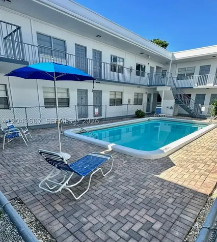 30 SE 4th Avenue Hallandale Beach FL 33009