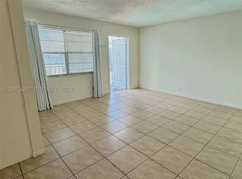 30 SE 4th Avenue Hallandale Beach FL 33009