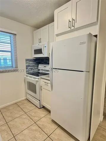 30 SE 4th Avenue Hallandale Beach FL 33009