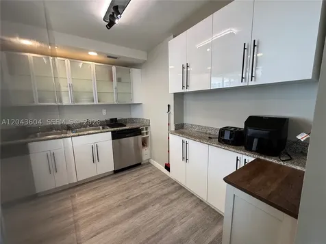 5838 Collins Avenue Miami Beach FL 33140