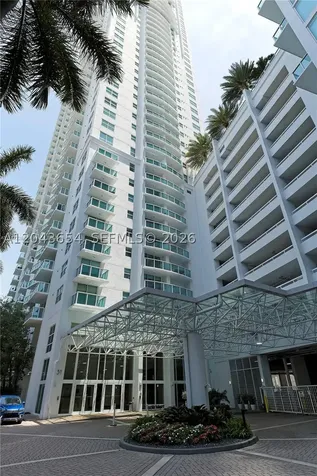 31 SE 5th Miami FL 33131