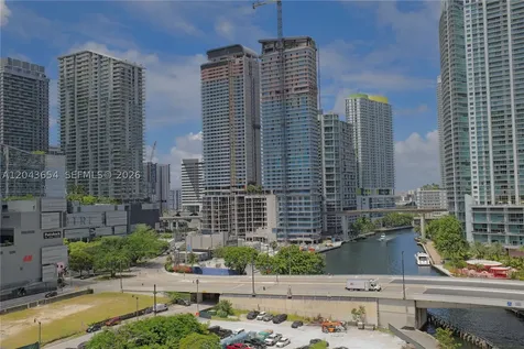 31 SE 5th Miami FL 33131